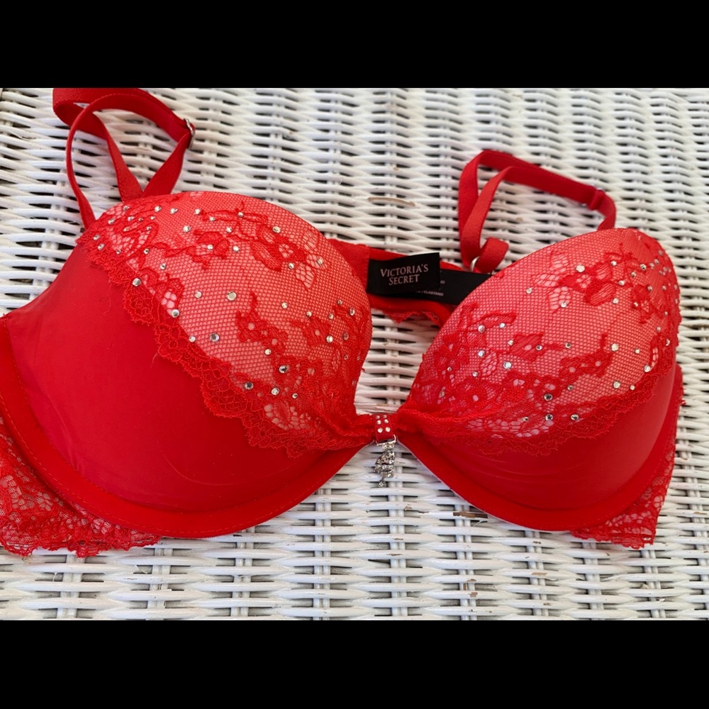 Red lace Victoria’s Secret Bombshell